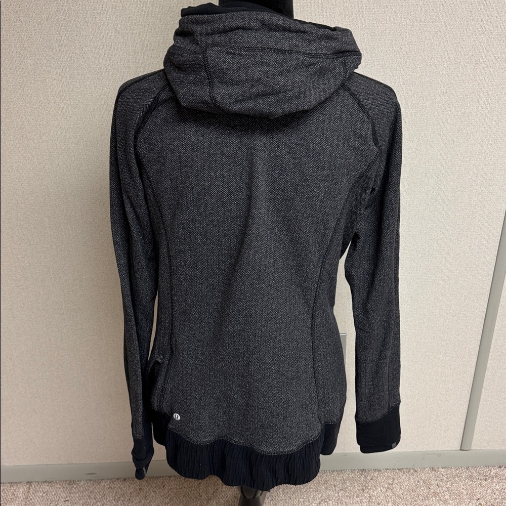 Lululemon Gray and Navy Herringbone Hoodie Women’s 10 - Picture 2 of 6
